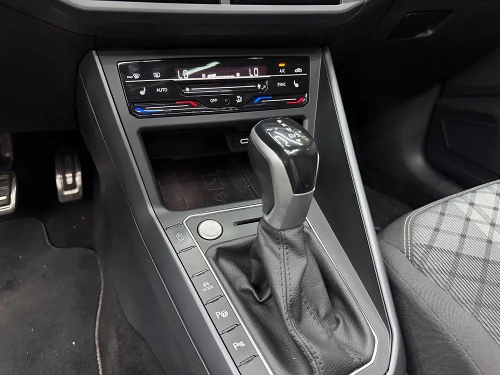 Volkswagen Taigo Volkswagen Taigo 1.5 TSI R-Line Business AC uit 2022, foto 19