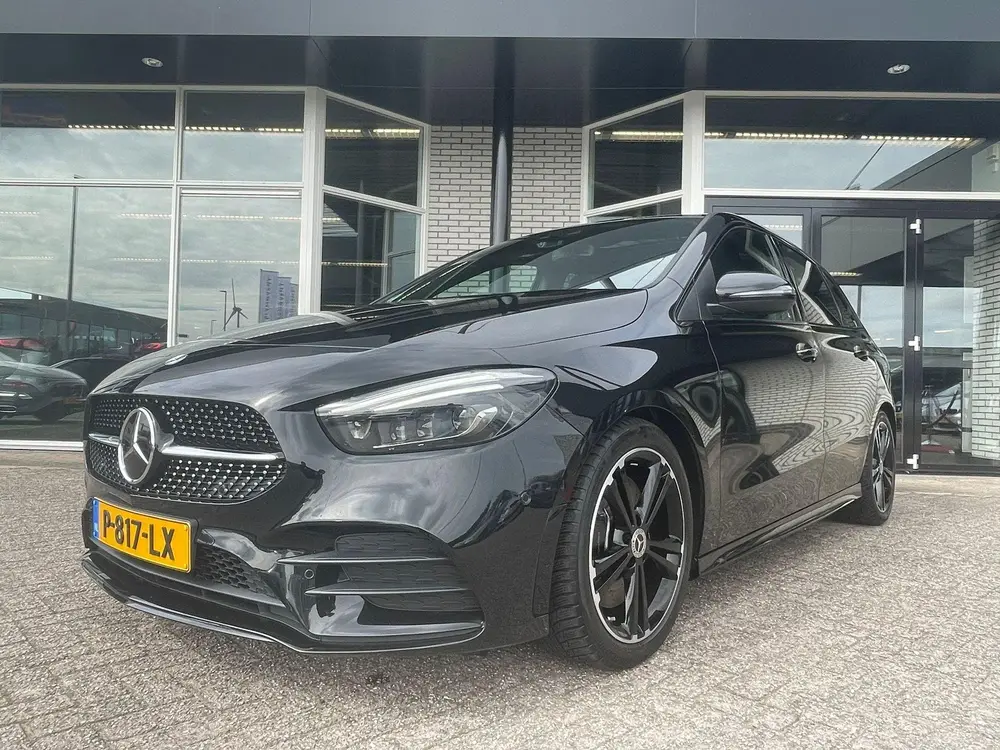 Mercedes-Benz B-Klasse 250 4MATIC AMG Line uit 2022, foto 3