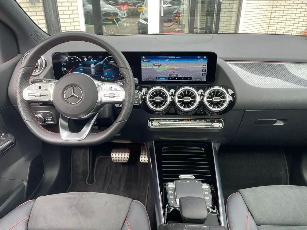 Mercedes-Benz B-Klasse 250 4MATIC AMG Line uit 2022, foto 5