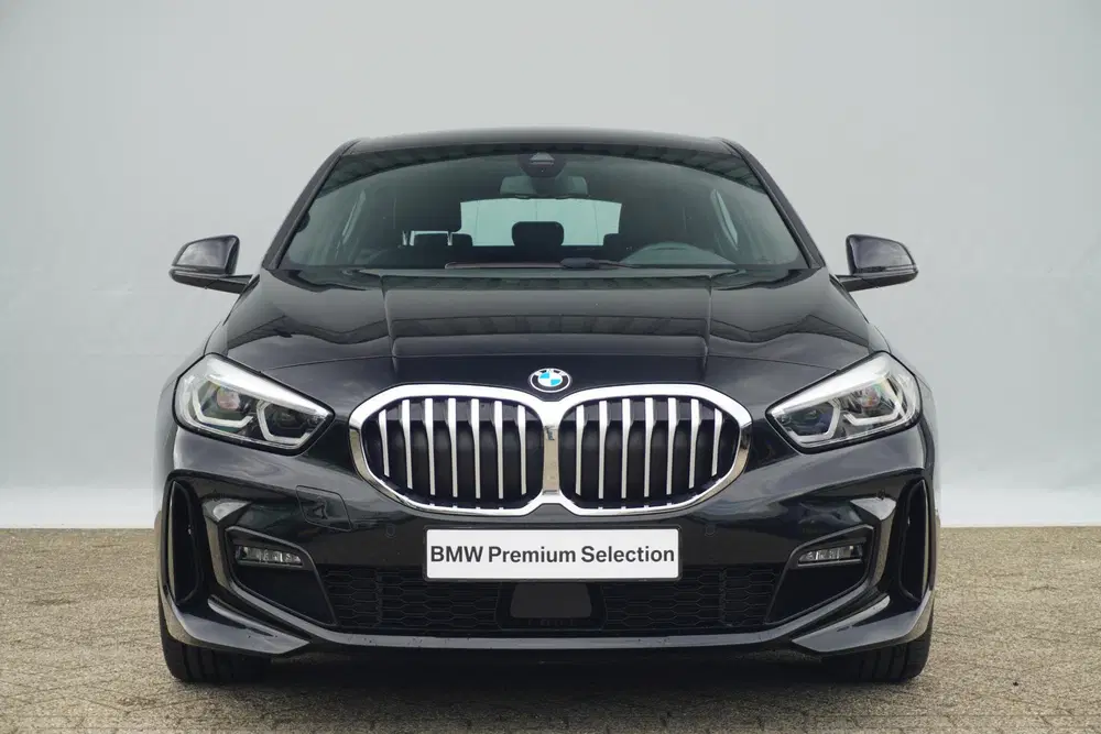 BMW 1-serie 5-deurs 118i uit 2022, foto 3
