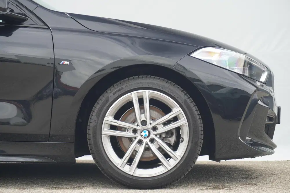 BMW 1-serie 5-deurs 118i uit 2022, foto 6