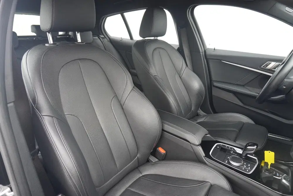 BMW 1-serie 5-deurs 118i uit 2022, foto 7