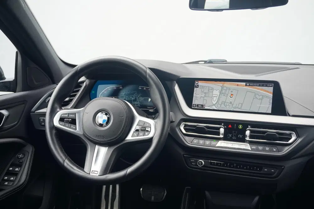 BMW 1-serie 5-deurs 118i uit 2022, foto 8