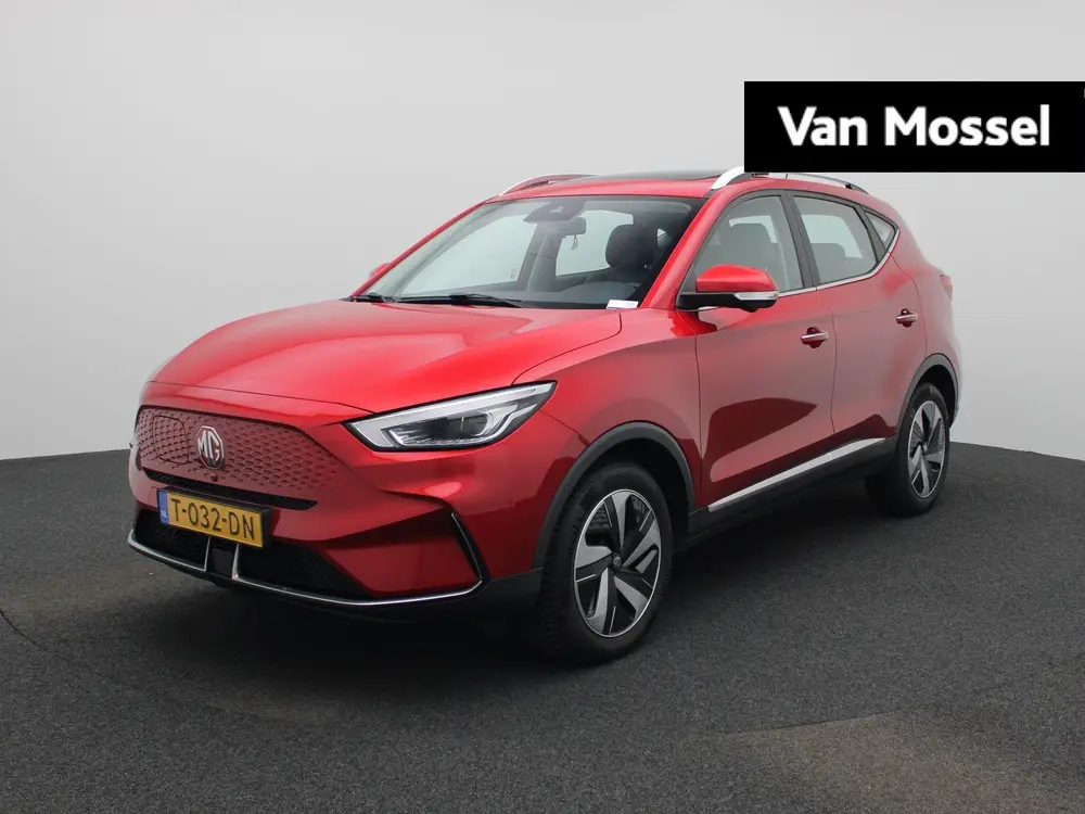MG ZS Long Range Luxury 70 kWh All-Season banden uit 2023