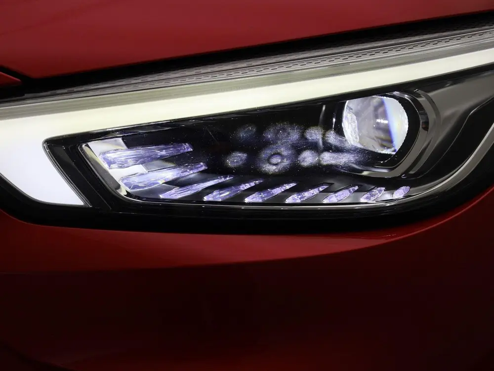 MG ZS Long Range Luxury 70 kWh All-Season banden uit 2023, foto 14