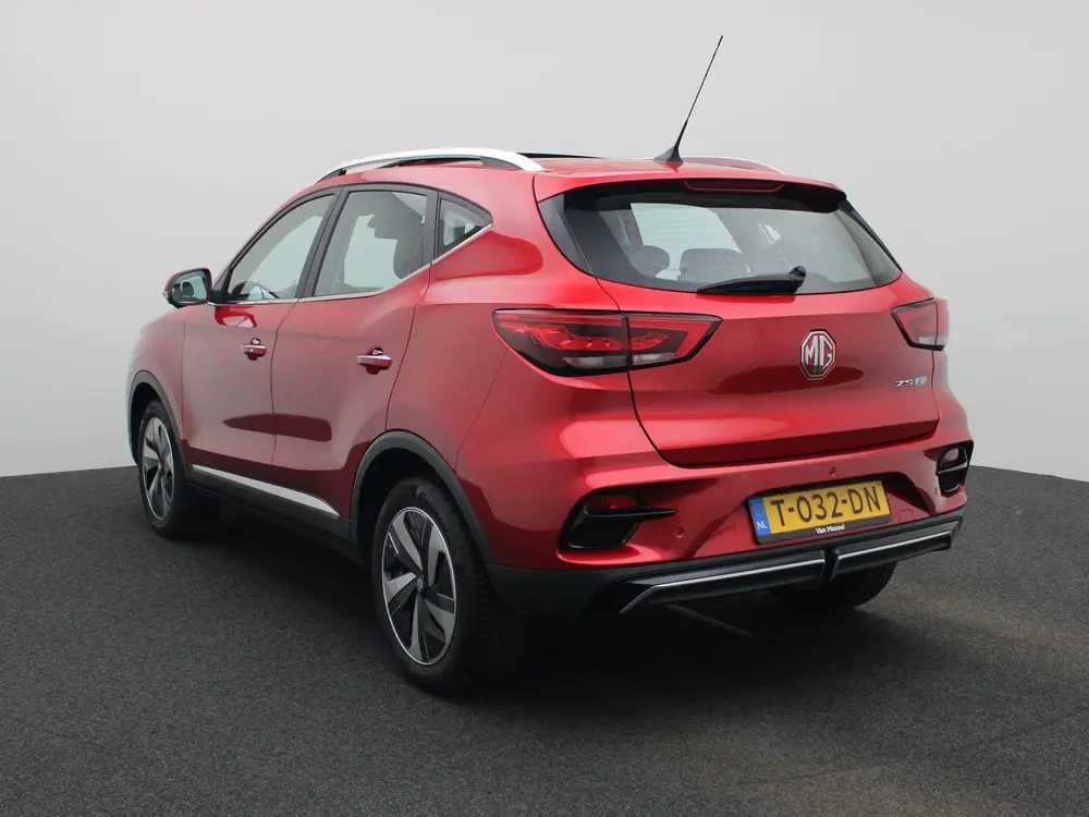 MG ZS Long Range Luxury 70 kWh All-Season banden uit 2023, foto 2