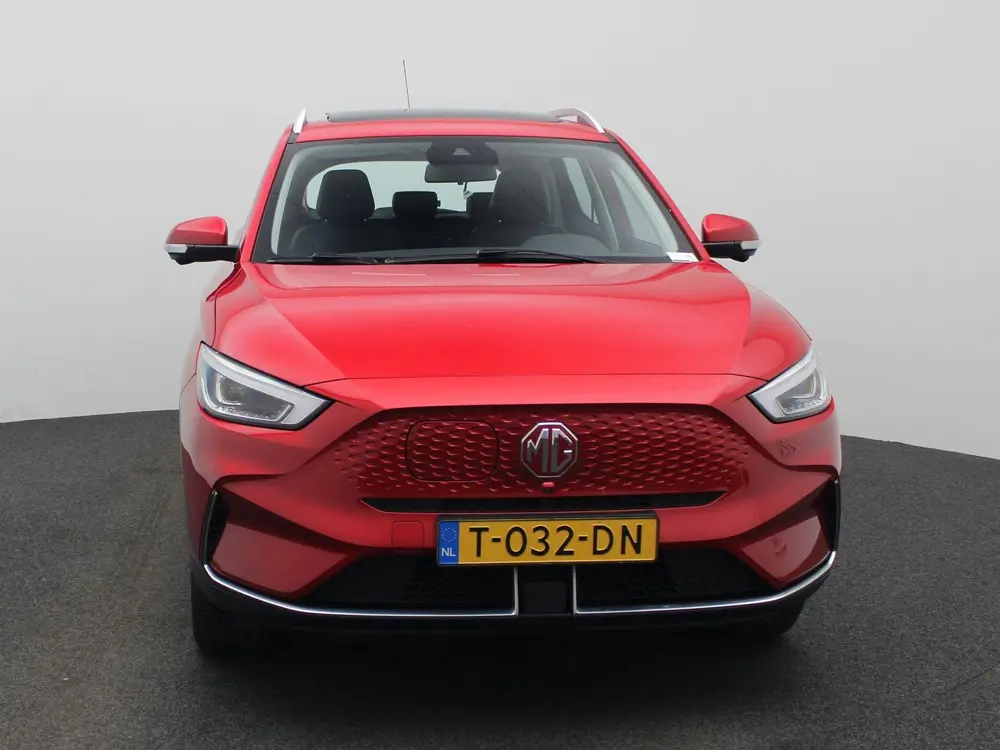 MG ZS Long Range Luxury 70 kWh All-Season banden uit 2023, foto 3
