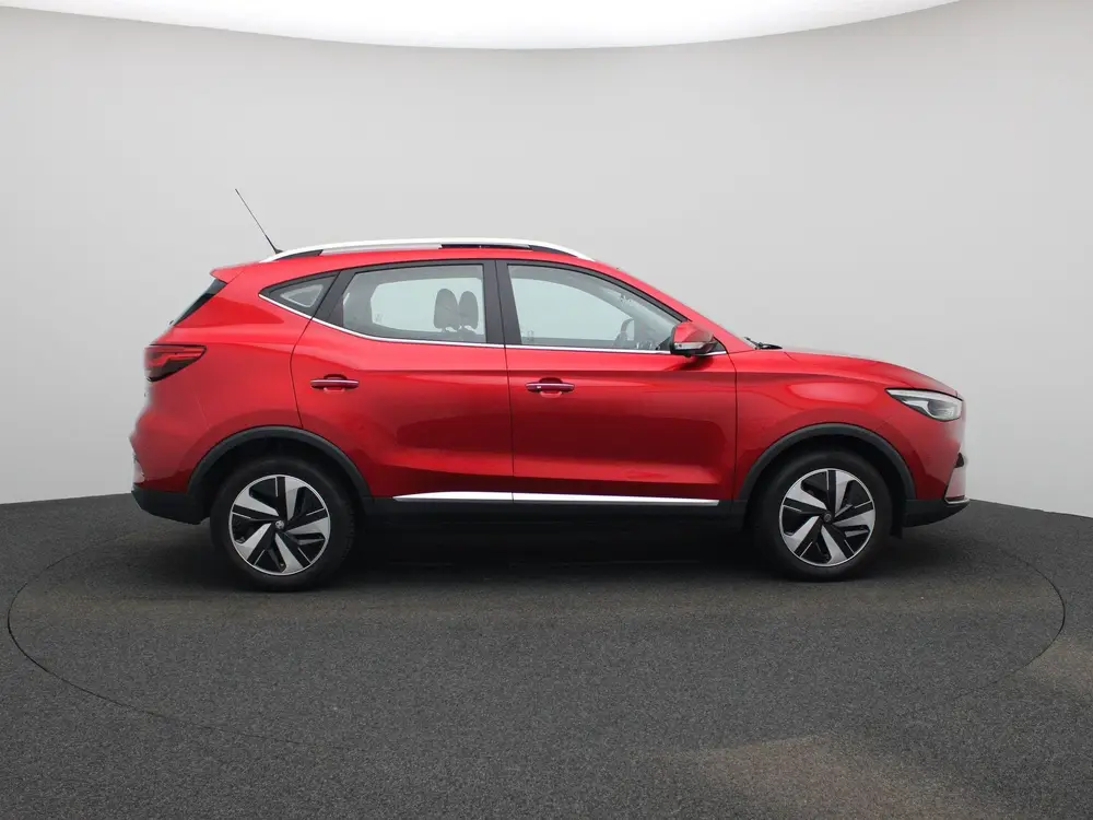 MG ZS Long Range Luxury 70 kWh All-Season banden uit 2023, foto 6