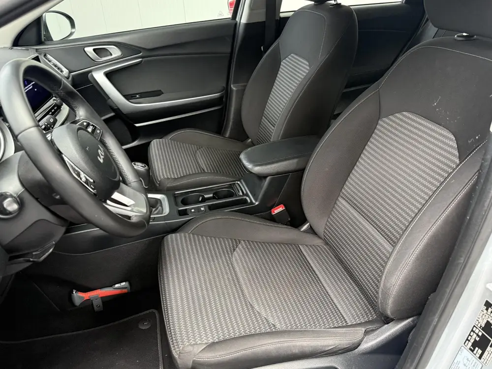 Kia Ceed 1.0 T-GDi DynamicLine uit 2023, foto 3