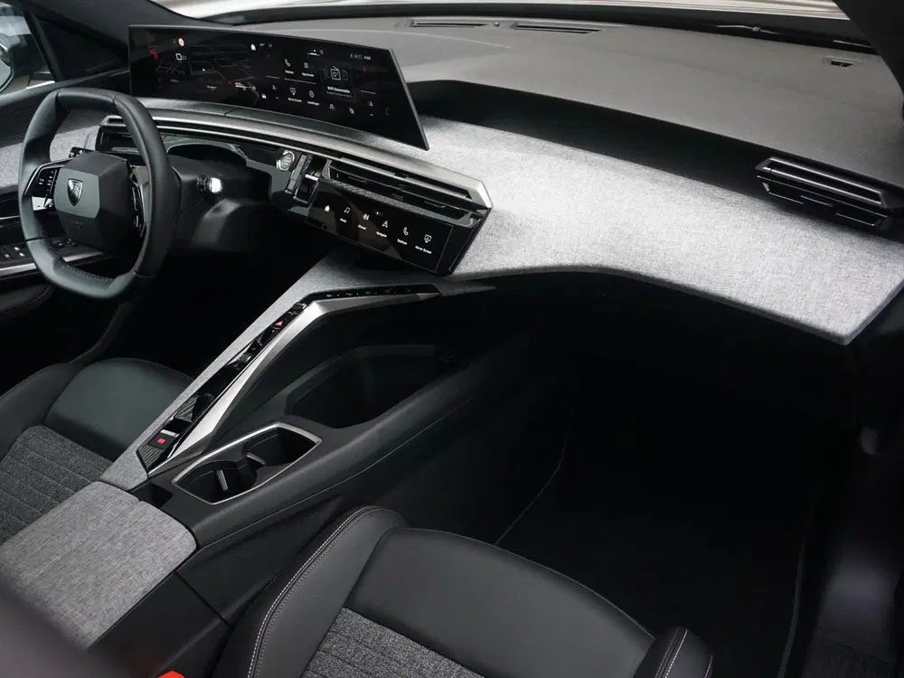 Peugeot 5008 1.2 Hybrid 145 Allure 7p 360° Camera uit 2025, foto 8