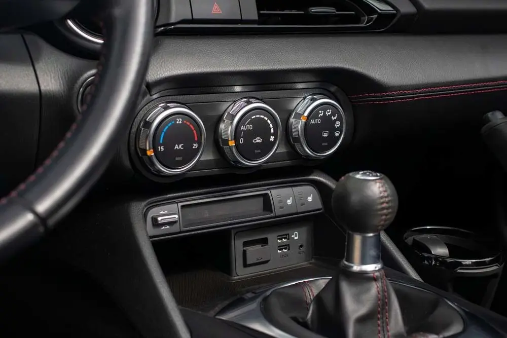 Mazda MX-5 NDRF 2.0l SkyActiv-G 184 GT-M Snowflake Wh uit 2019, foto 15