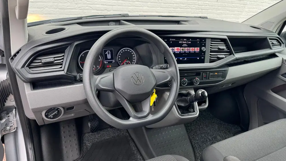Volkswagen Transporter 2.0 TDI L2H1 28 Highline Trekhaak 3 Z uit 2024, foto 2