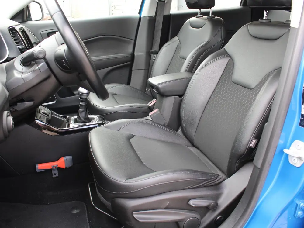 Jeep Compass 1.3T Night Eagle Liberty Edition | TREKHAAK | A uit 2020, foto 4
