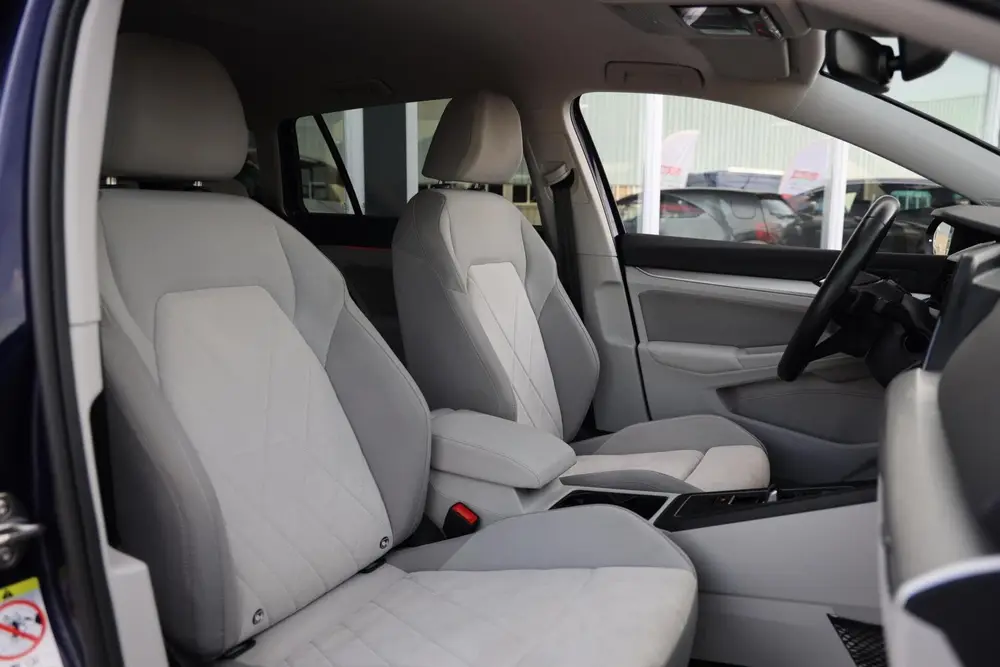 Volkswagen Golf Variant 1.0 eTSI Life Business|Automaat|LED| uit 2021, foto 19
