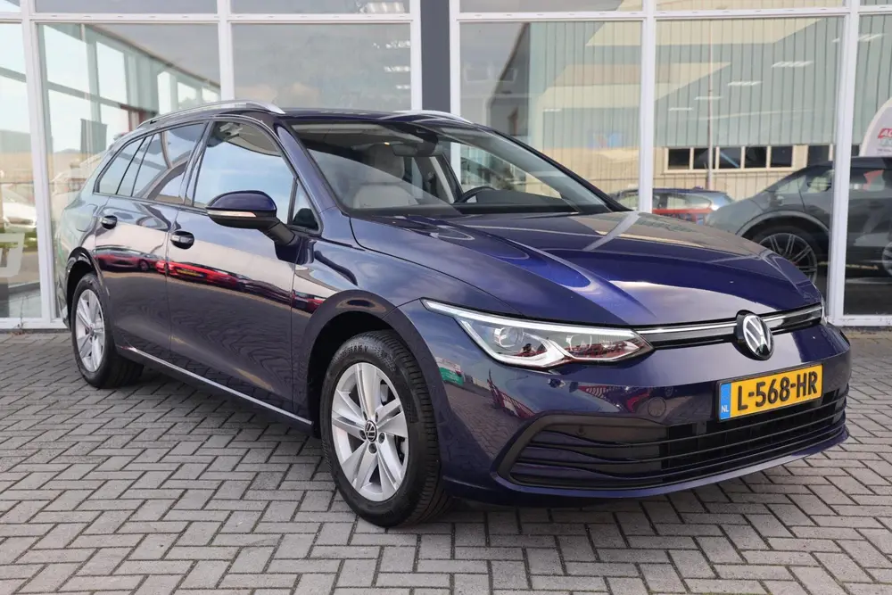 Volkswagen Golf Variant 1.0 eTSI Life Business|Automaat|LED| uit 2021, foto 2
