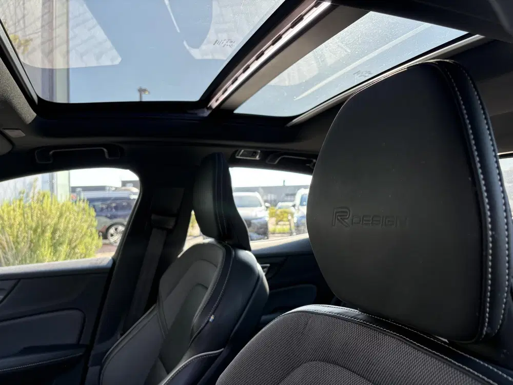 Volvo S60 2.0 T4 R-Design uit 2020, foto 18