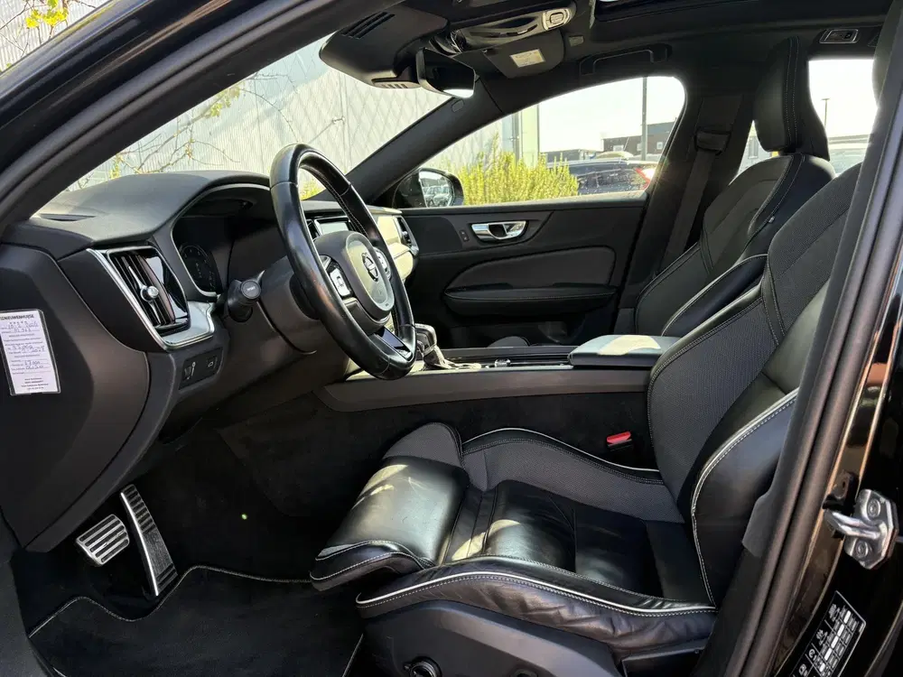 Volvo S60 2.0 T4 R-Design uit 2020, foto 5
