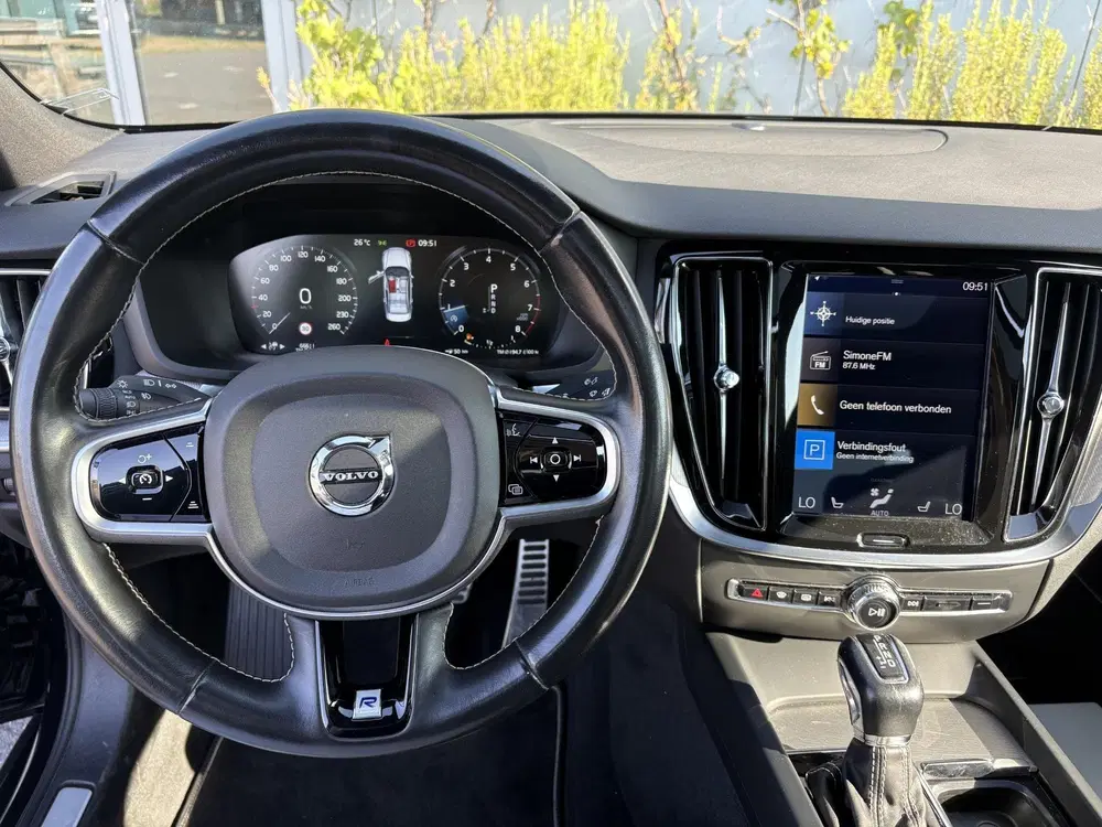 Volvo S60 2.0 T4 R-Design uit 2020, foto 8