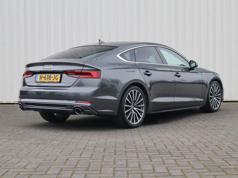 Audi A5 35 TFSI 150pk S-tronic Sport S-line Editio uit 2020, foto 2