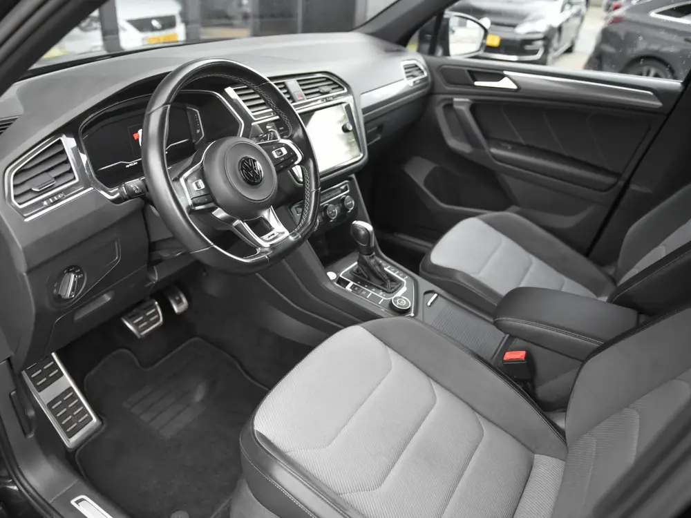 Volkswagen Tiguan 2.0 TSI 4Motion R-Line Back Edition ACC 20 uit 2020, foto 3