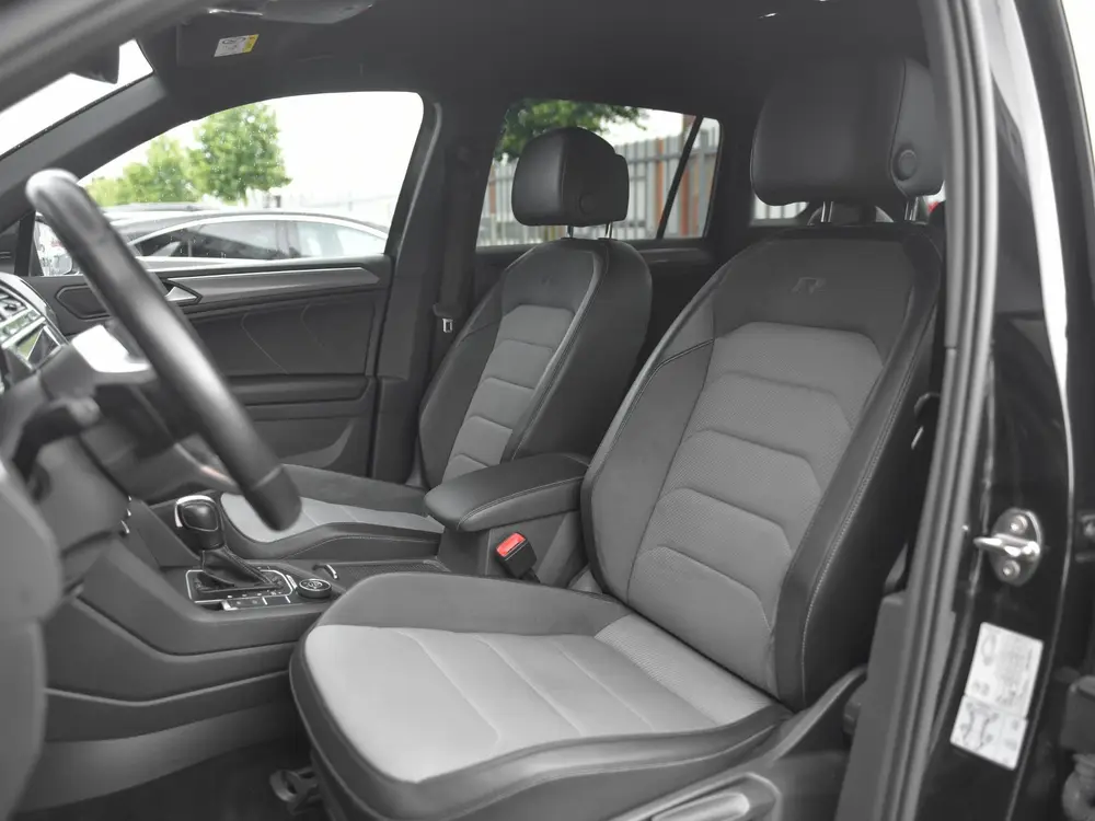 Volkswagen Tiguan 2.0 TSI 4Motion R-Line Back Edition ACC 20 uit 2020, foto 7