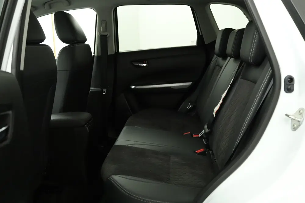 Suzuki Vitara 1.4 Boosterjet Stijl | Climate control | Cruis uit 2019, foto 18