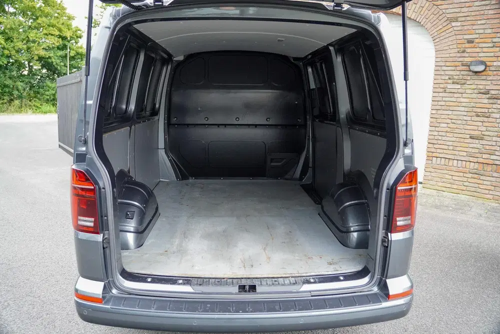 Volkswagen Transporter T6.1 Transporter Edition 150PK DSG L1 uit 2021, foto 19