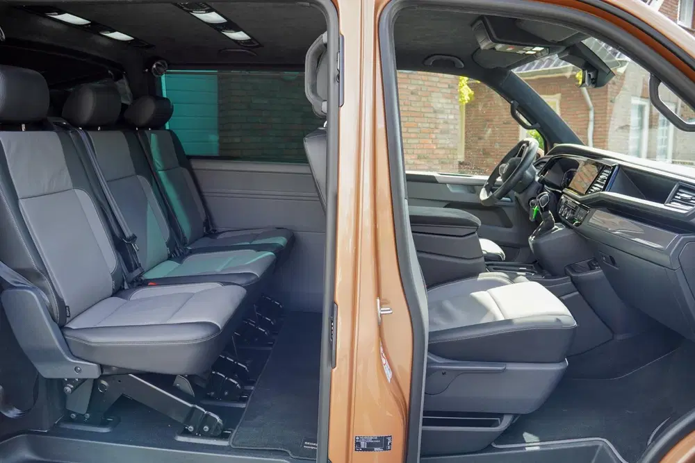 Volkswagen Transporter 204PK CARAVELLE L2H1 DUB uit 2022, foto 3
