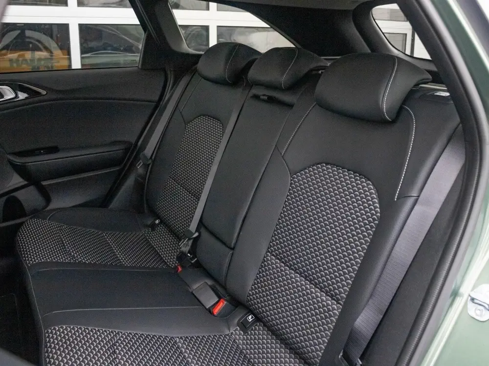 Kia Ceed 1.0 T-GDi DynamicPlusLine Navigatie l S uit 2024, foto 11