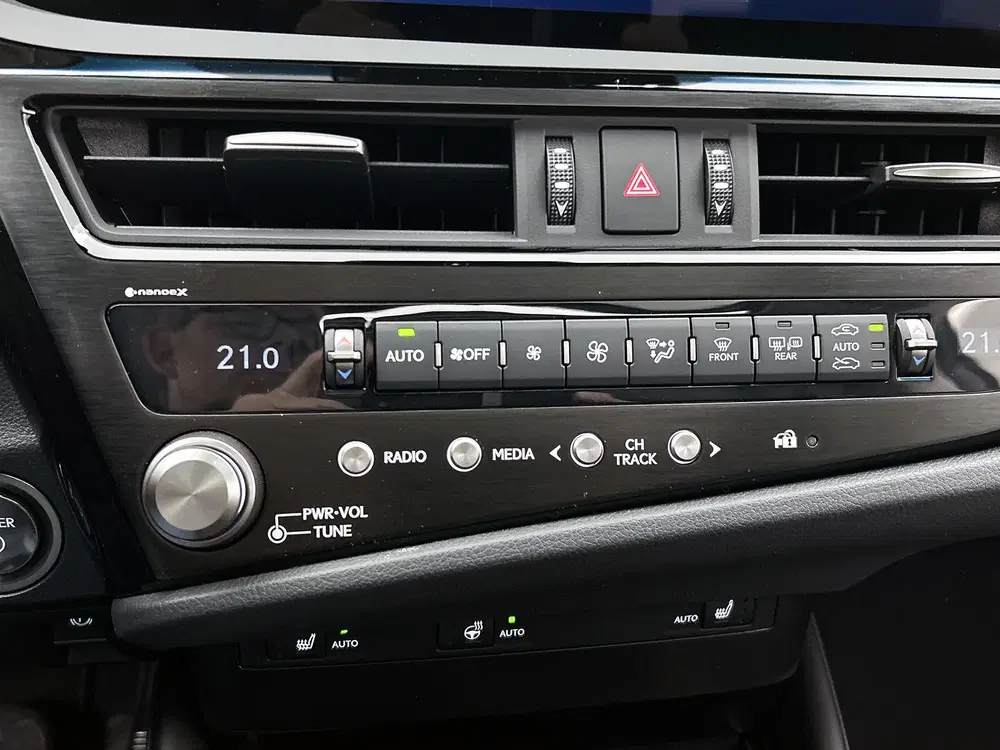 Lexus ES 300h 35th Edition uit 2026, foto 10