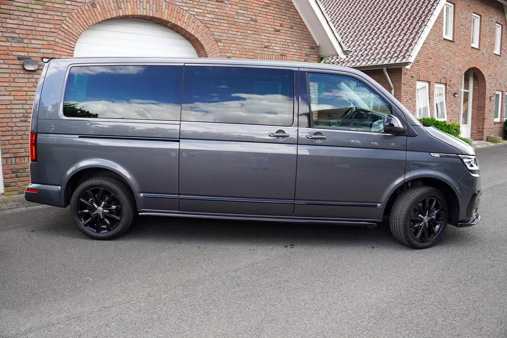Volkswagen Transporter 2.0 TDI 204 pk DSG Aut. Highline Edit uit 2023, foto 2