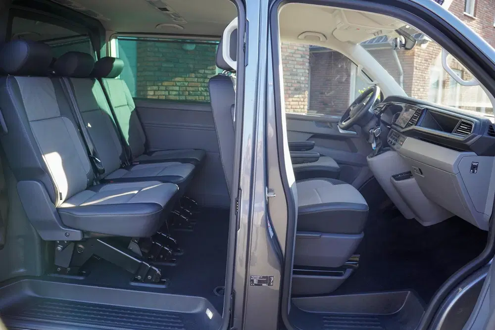 Volkswagen Transporter 2.0 TDI 204 pk DSG Aut. Highline Edit uit 2023, foto 3