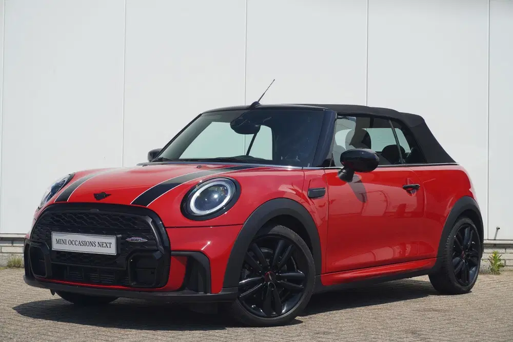 Mini Cabrio Cooper C uit 2023, foto 2
