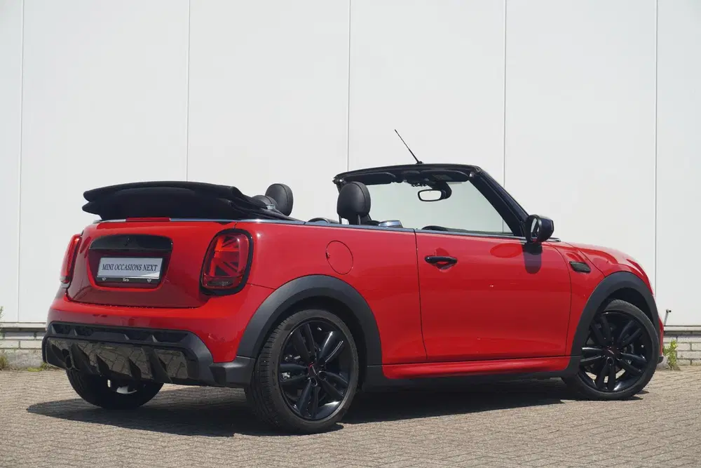 Mini Cabrio Cooper C uit 2023, foto 3