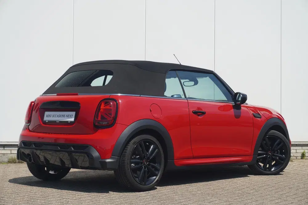 Mini Cabrio Cooper C uit 2023, foto 4