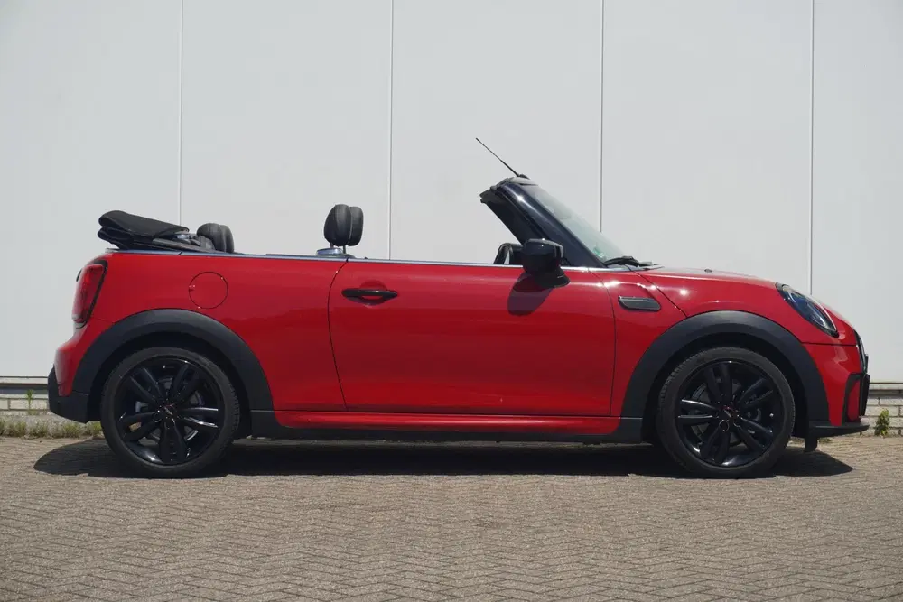 Mini Cabrio Cooper C uit 2023, foto 6