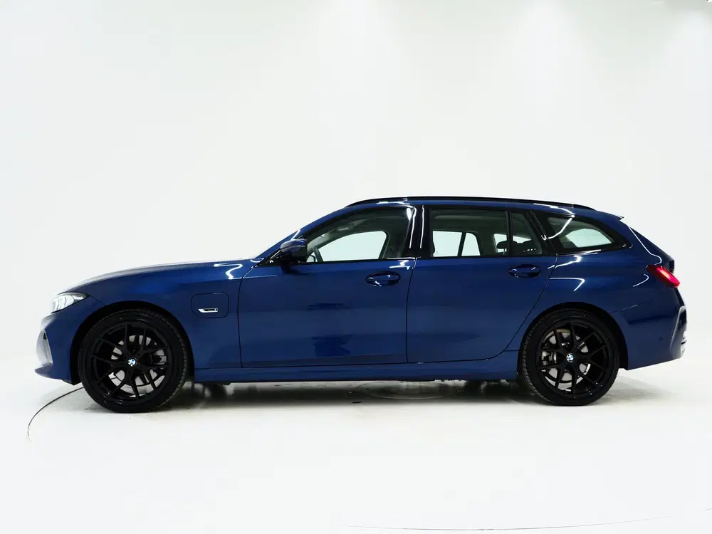 BMW 3-serie 3 Serie Touring 320e xDrive LCI Shadow Lin uit 2023, foto 2