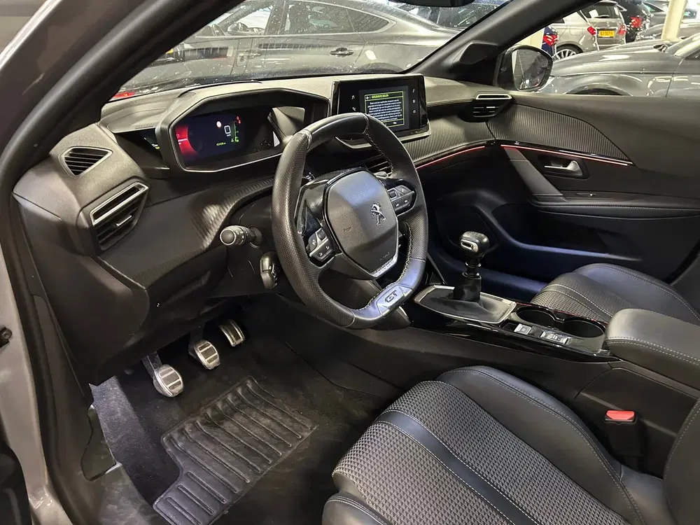Peugeot 208 1.2 GT 101PK uit 2023, foto 5