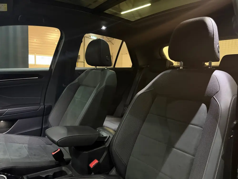 Volkswagen T-Roc 1.5 TSI R-Line Edition Pano Camera Keyless uit 2024, foto 20