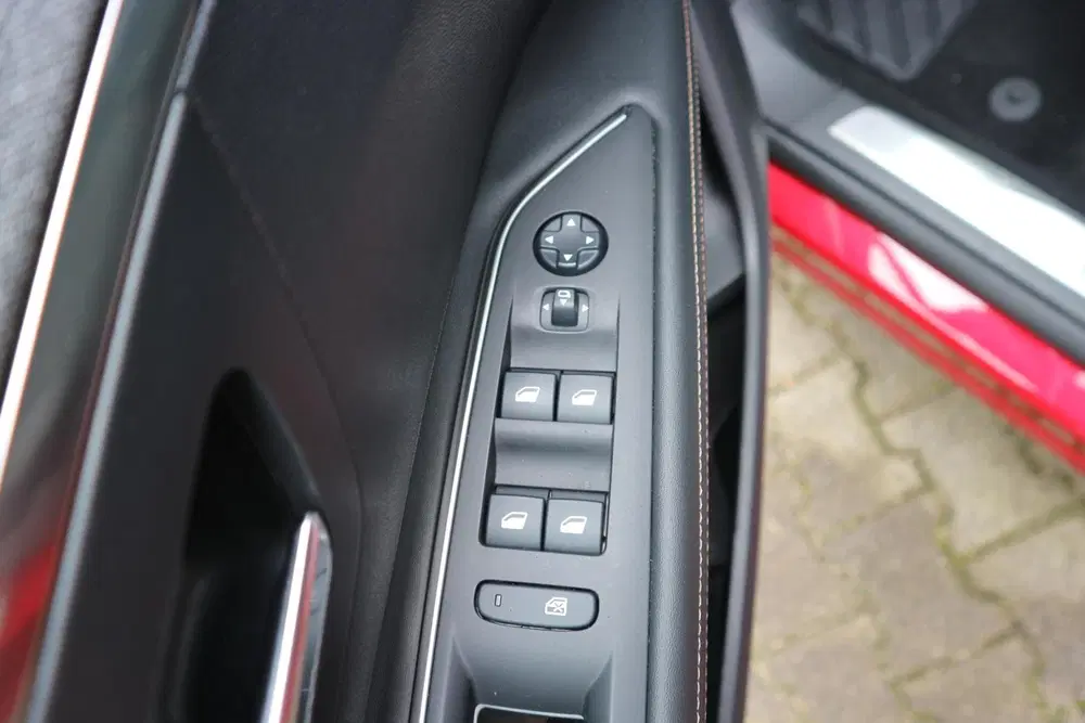Peugeot 3008 1.2 PureTech GT Line NAVI PANORAMADAK LED uit 2019, foto 13