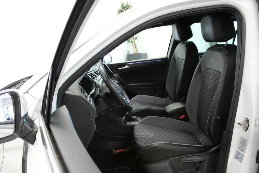 Volkswagen Tiguan 1.4 TSI eHybrid R-Line Business+ | DAB-RAD uit 2022, foto 10