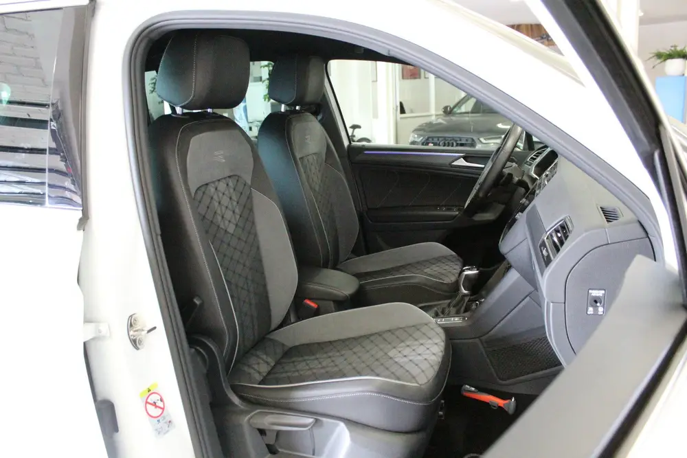 Volkswagen Tiguan 1.4 TSI eHybrid R-Line Business+ | DAB-RAD uit 2022, foto 18