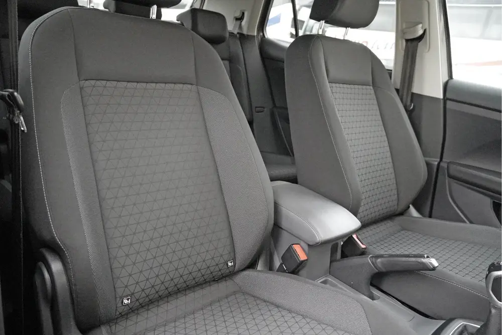 Volkswagen T-Cross 1.0 TSI Life Executive BJ2021 Lmv 16" | L uit 2021, foto 16
