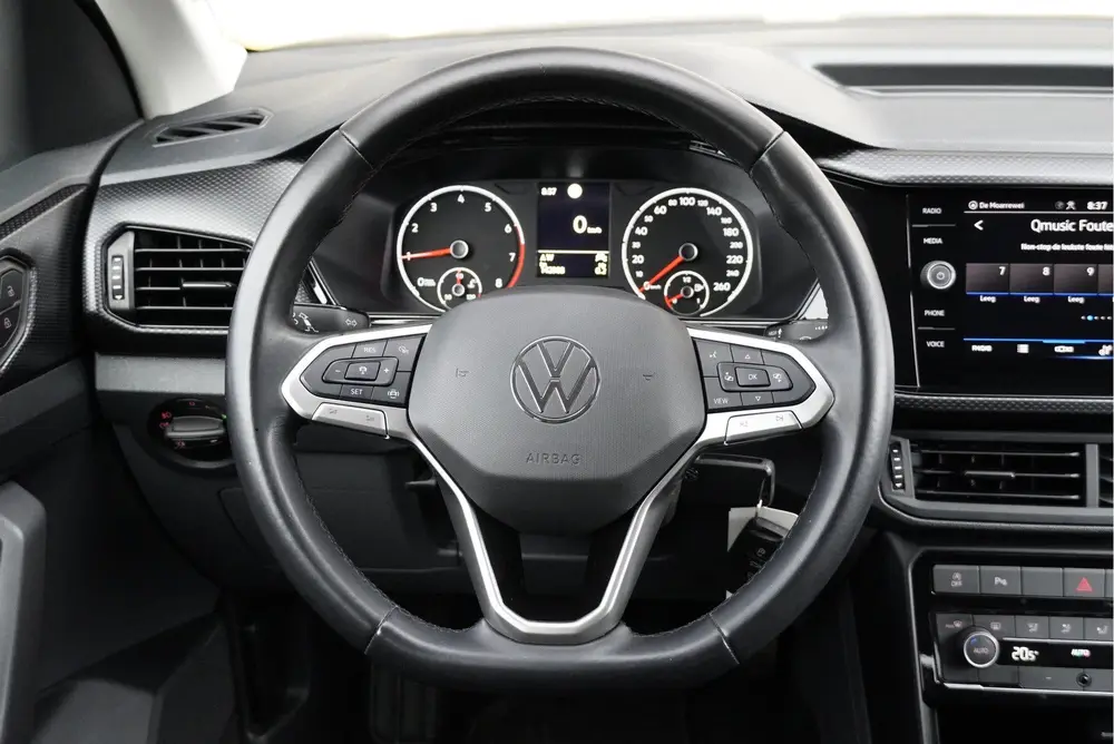 Volkswagen T-Cross 1.0 TSI Life Executive BJ2021 Lmv 16" | L uit 2021, foto 17