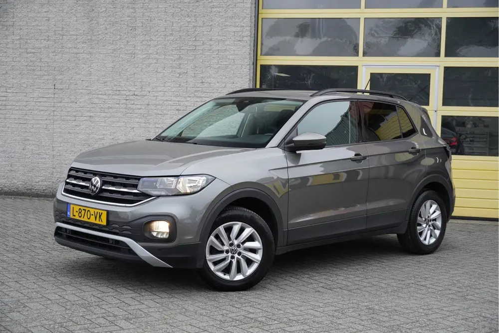 Volkswagen T-Cross 1.0 TSI Life Executive BJ2021 Lmv 16" | L uit 2021, foto 2