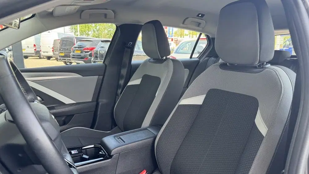 Opel Astra 1.2 Level 2 uit 2023, foto 8