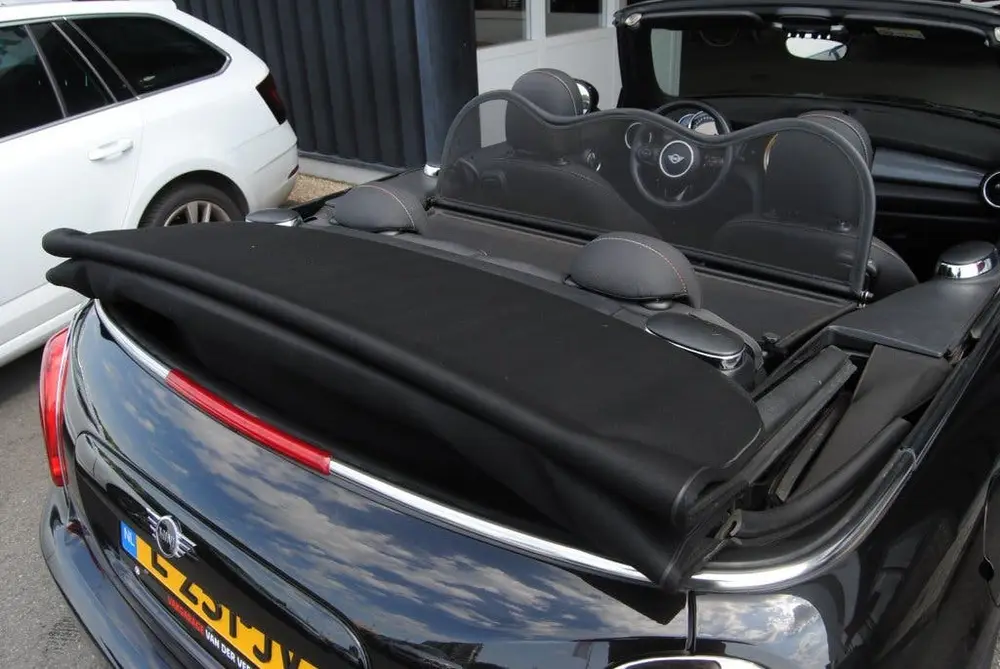 Mini Cabrio 1.5 Cooper Salt uit 2019, foto 17