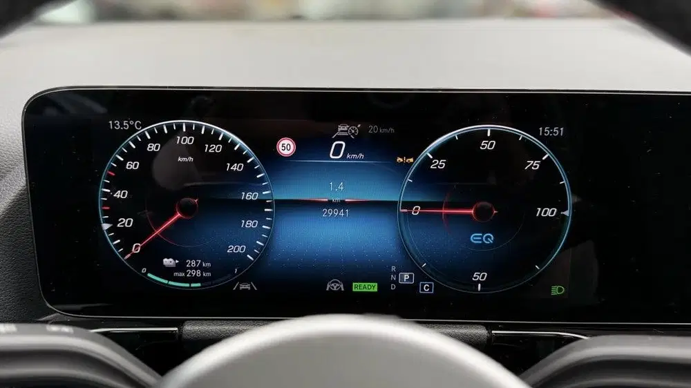 Mercedes-Benz EQA 250 Luxury Line uit 2022, foto 10