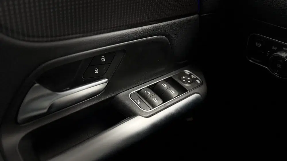 Mercedes-Benz EQA 250 Luxury Line uit 2022, foto 20