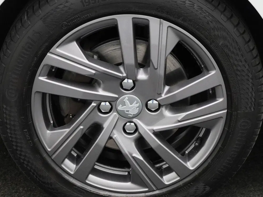 Peugeot 208 1.2 PureTech Active Pack Automaat uit 2022, foto 12